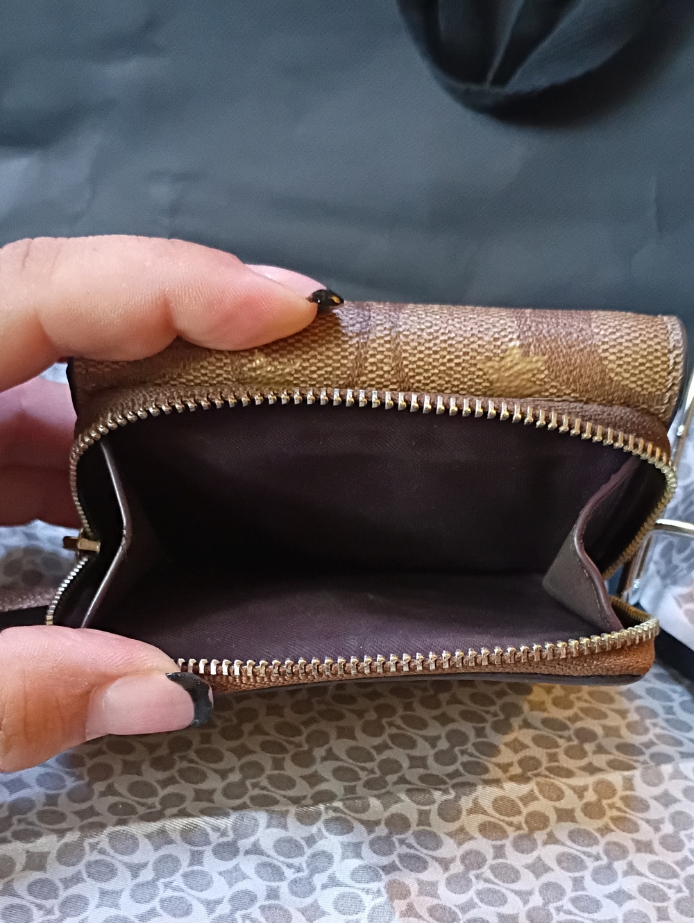 Coach Signature Wallet - Picture 8 of 13